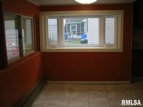 2529 S State St, Springfield, IL 62704 photo 6