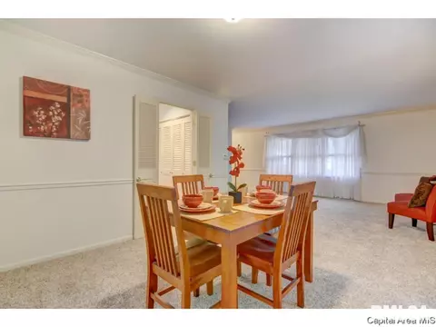 130 Pinehurst Dr, Springfield, IL 62704 photo 11
