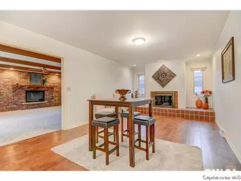 130 Pinehurst Dr, Springfield, IL 62704 photo 9
