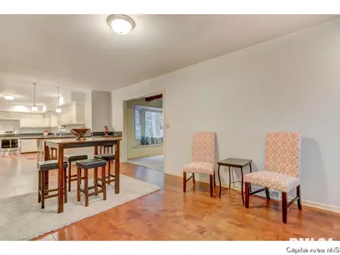 130 Pinehurst Dr, Springfield, IL 62704 photo 8