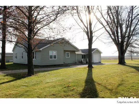7166 E Montgomery Rd, Pawnee, IL 62558 photo 1