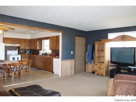 7166 E Montgomery Rd, Pawnee, IL 62558 photo 4