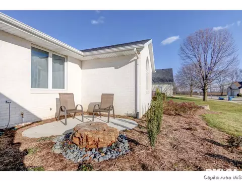 1129 Bridle Path, Springfield, IL 62712 photo 4
