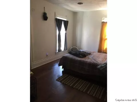 332 S State St, Springfield, IL 62704 photo 5