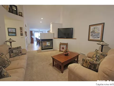 2828 Cronin Dr, Springfield, IL 62711 photo 4
