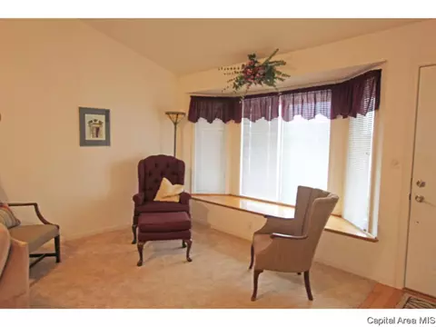 2828 Cronin Dr, Springfield, IL 62711 photo 3