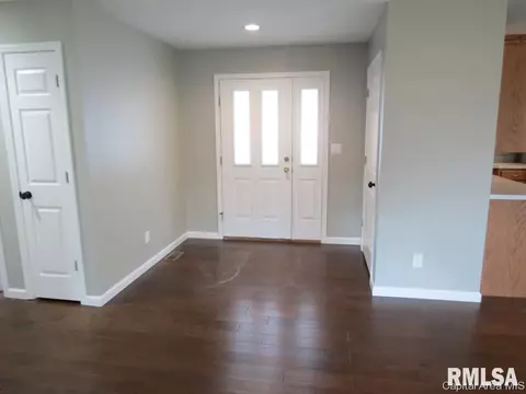 120 Davinci Dr, Springfield, IL 62703 photo 2