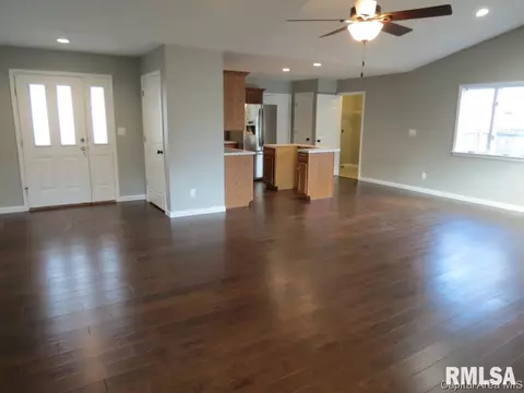 120 Davinci Dr, Springfield, IL 62703 photo 4