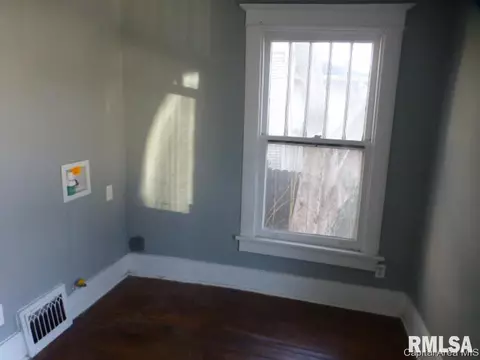 1012 S Walnut St, Springfield, IL 62704 photo 8