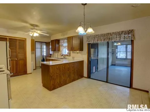 1740 N 32nd St, Springfield, IL 62702 photo 17