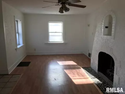 2359 S 6th St, Springfield, IL 62703 photo 5