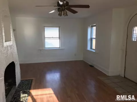 2359 S 6th St, Springfield, IL 62703 photo 4