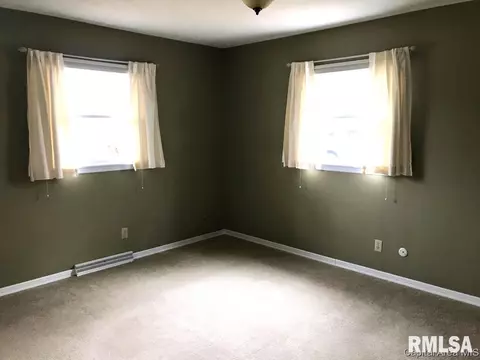 2328 Grinnell Dr, Springfield, IL 62704 photo 9