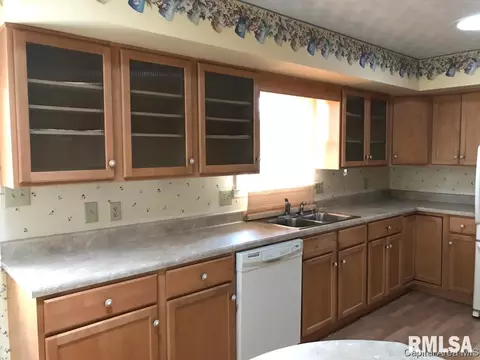 2328 Grinnell Dr, Springfield, IL 62704 photo 6