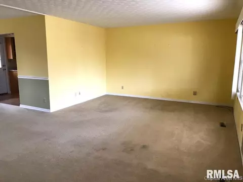 2328 Grinnell Dr, Springfield, IL 62704 photo 3