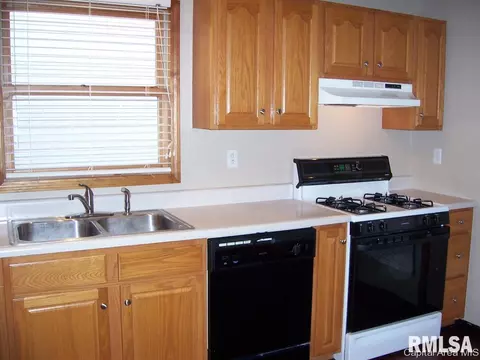 2832 Cronin, Springfield, IL 62711 photo 5