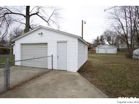 604 E Wood Ave, Springfield, IL 62702 photo 4