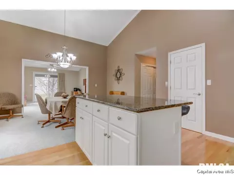 7111 Piper Glen Dr, Springfield, IL 62711 photo 11
