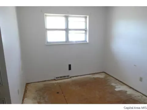 2105 Stonehenge Rd, Springfield, IL 62702 photo 9