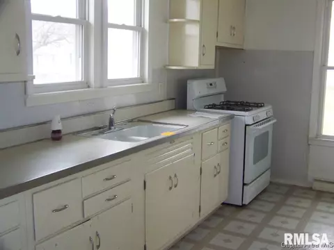 2276 Cincinnati, Springfield, IL 62702 photo 4