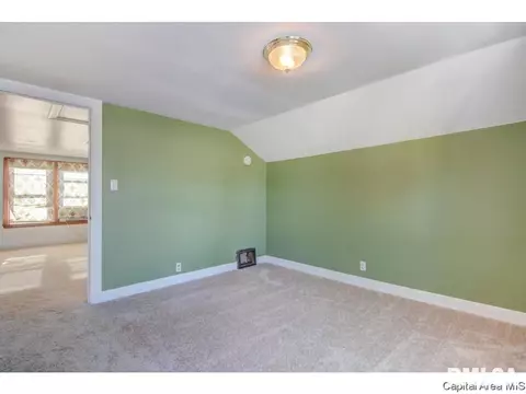 2052 N 5th St, Springfield, IL 62702 photo 23