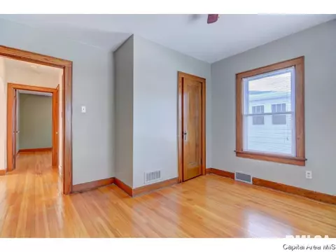 2052 N 5th St, Springfield, IL 62702 photo 17