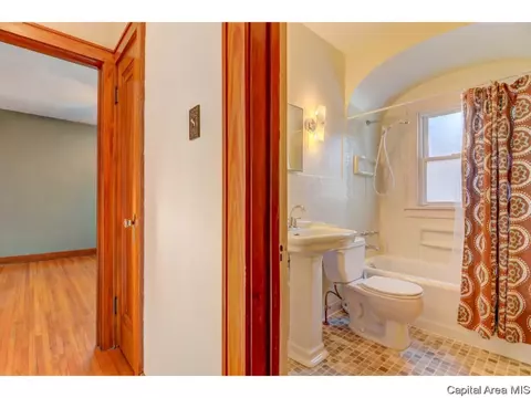 2052 N 5th St, Springfield, IL 62702 photo 10