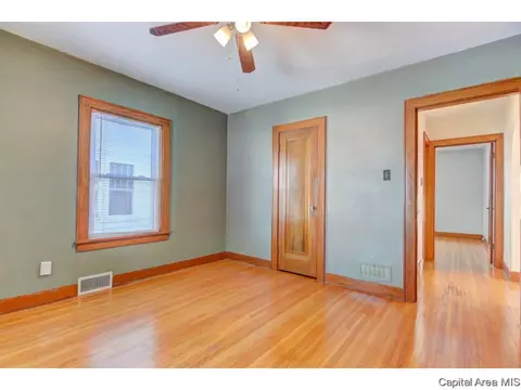 2052 N 5th St, Springfield, IL 62702 photo 18