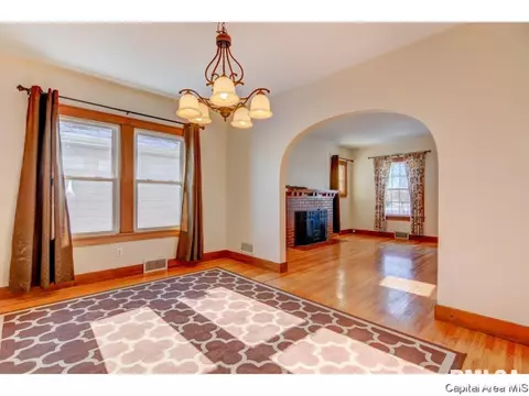 2052 N 5th St, Springfield, IL 62702 photo 6