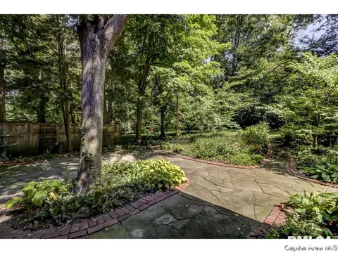 1909 Outer Park Dr, Springfield, IL 62704 photo 9