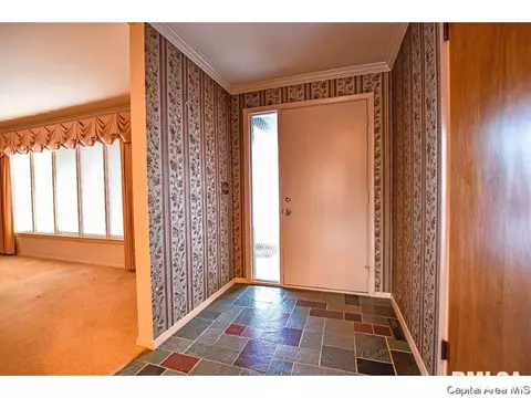 53 Greencastle Cir, Springfield, IL 62712 photo 3