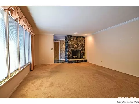 53 Greencastle Cir, Springfield, IL 62712 photo 5