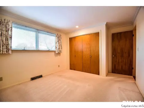 53 Greencastle Cir, Springfield, IL 62712 photo 17