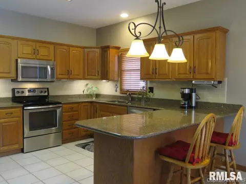 5216 Manhattan Dr, Springfield, IL 62711 photo 8