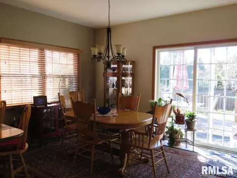 5216 Manhattan Dr, Springfield, IL 62711 photo 2