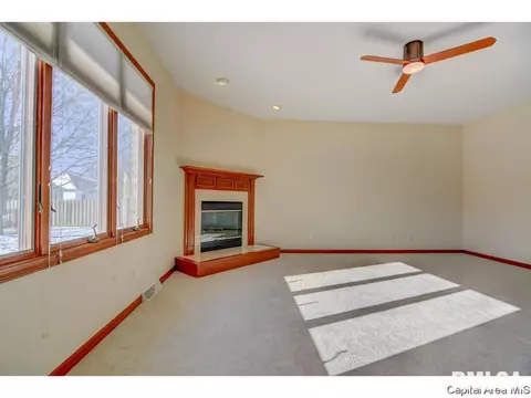 2224 Harbor Lndg, Springfield, IL 62712 photo 4