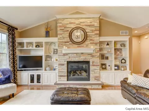 4401 Lynhurst Rd, Springfield, IL 62711 photo 3