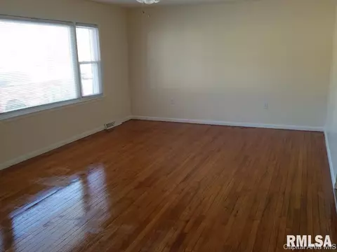37 Bel Aire Dr, Springfield, IL 62703 photo 2