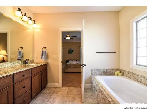 2817 Covered Wagon Trl, Springfield, IL 62711 photo 13