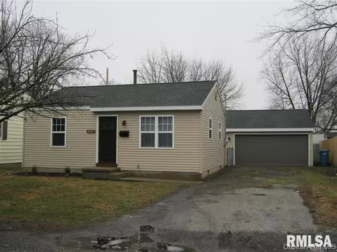 2044 Dayton Ave, Springfield, IL 62702 photo 1
