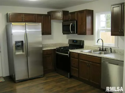 2044 Dayton Ave, Springfield, IL 62702 photo 4