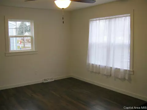 2044 Dayton Ave, Springfield, IL 62702 photo 3