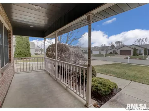 3925 Brandonshire Dr, Springfield, IL 62704 photo 2
