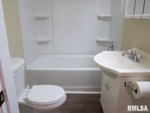 910 Washington St, Pawnee, IL 62558 photo 14