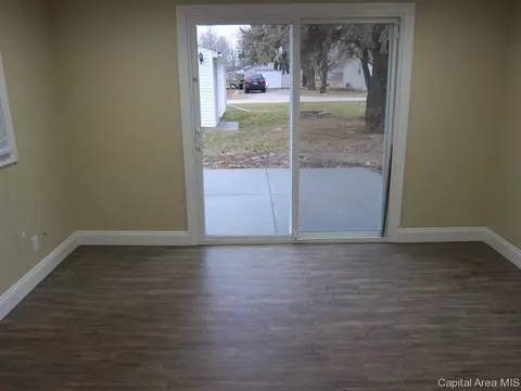 910 Washington St, Pawnee, IL 62558 photo 8