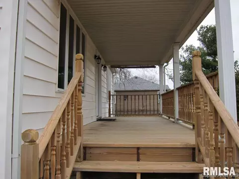 910 Washington St, Pawnee, IL 62558 photo 3