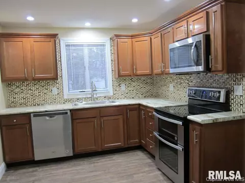 910 Washington St, Pawnee, IL 62558 photo 9