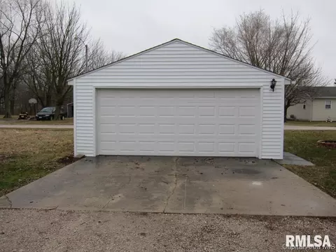 910 Washington St, Pawnee, IL 62558 photo 6