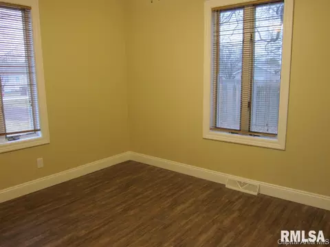 910 Washington St, Pawnee, IL 62558 photo 12