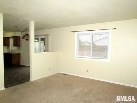 75 Villanova, Springfield, IL 62703 photo 4